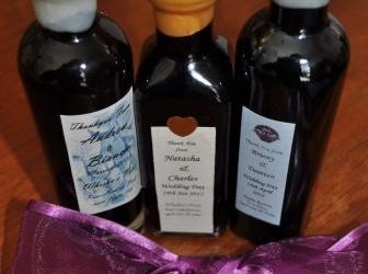 Design your own personalised wine gifts