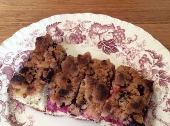 Recipe: Traditional German Yeast Cake with Seasonal Fruit